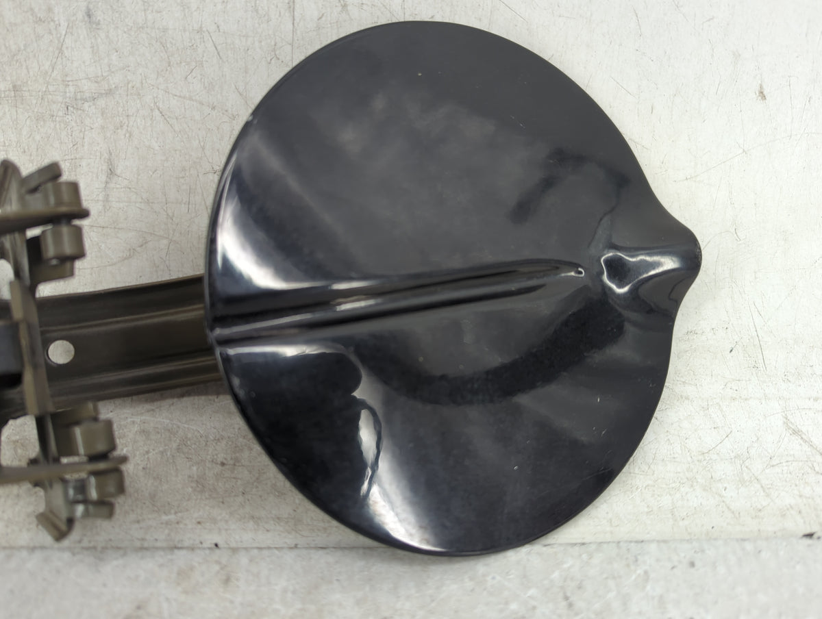 2009 Chrysler Pt Cruiser Fuel Tank Door Lid Gas Tank Black - Oemusedautoparts1.com