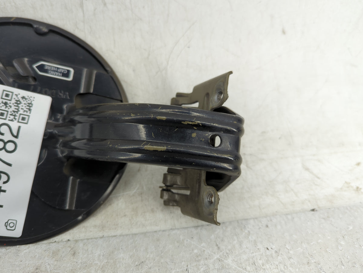 2009 Chrysler Pt Cruiser Fuel Tank Door Lid Gas Tank Black - Oemusedautoparts1.com