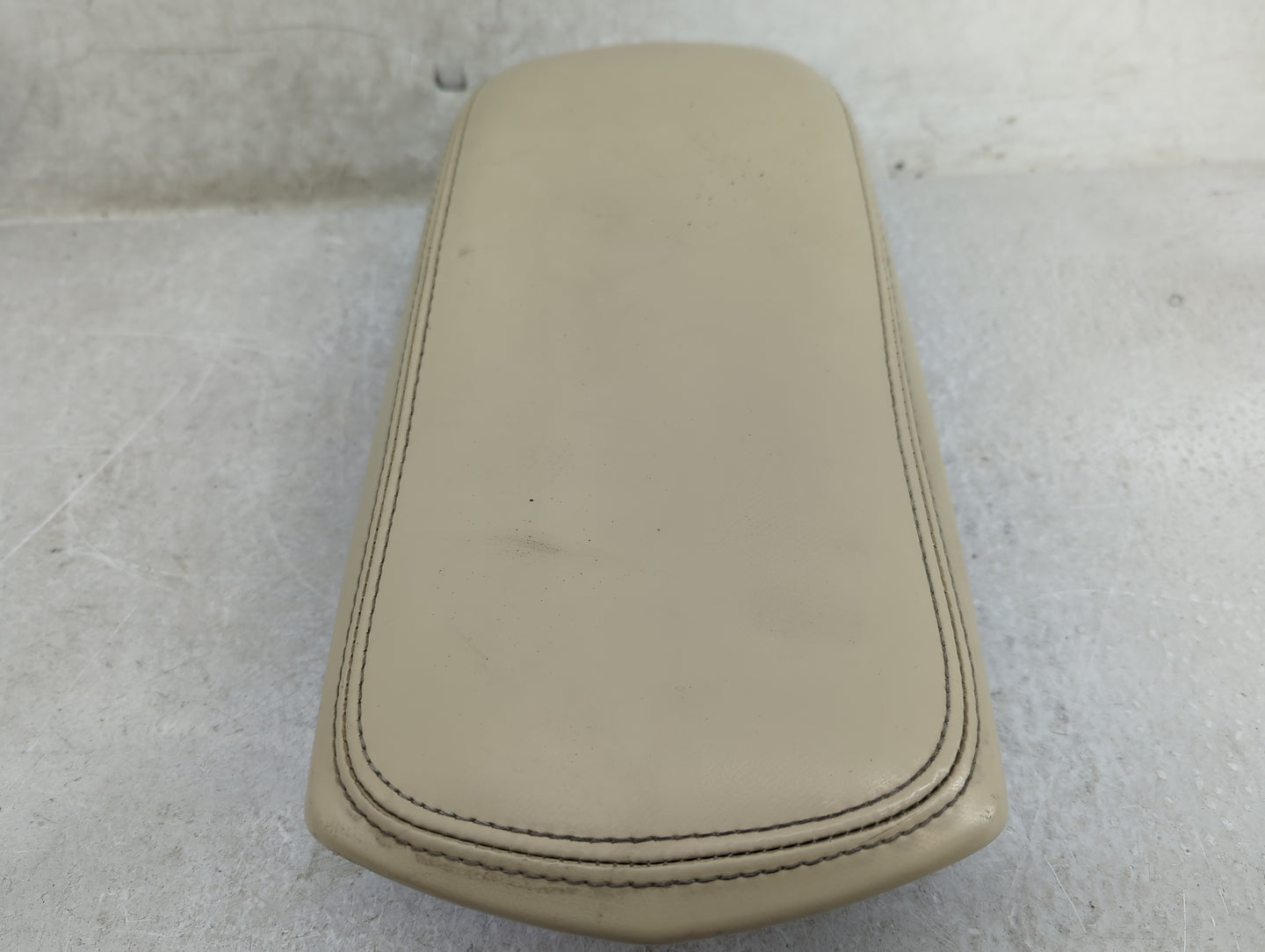 2009 Chrysler Sebring Center Console Armrest Cover Lid Fits OEM Used Auto Parts - Oemusedautoparts1.com