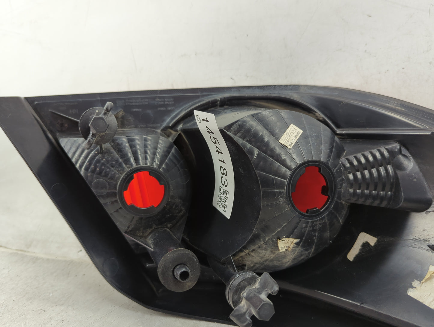 2009-2010 Chrysler Sebring Tail Light Assembly Passenger Right OEM Fits Fits 2009 2010 OEM Used Auto Parts - Oemusedautopart