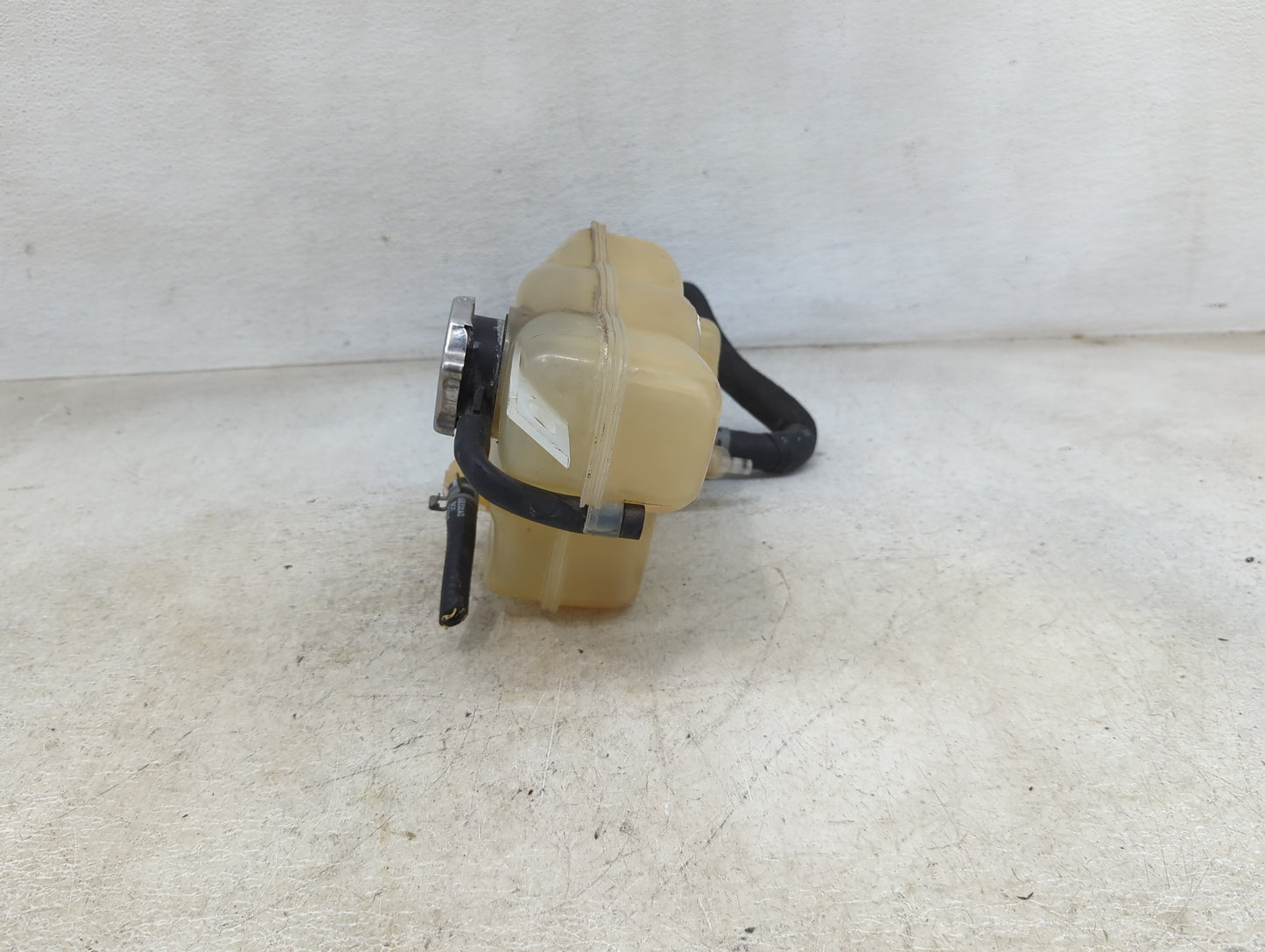2007 Chrysler Sebring Radiator Coolant Overflow Expansion Tank Bottle 1460092 - Oemusedautoparts1.com