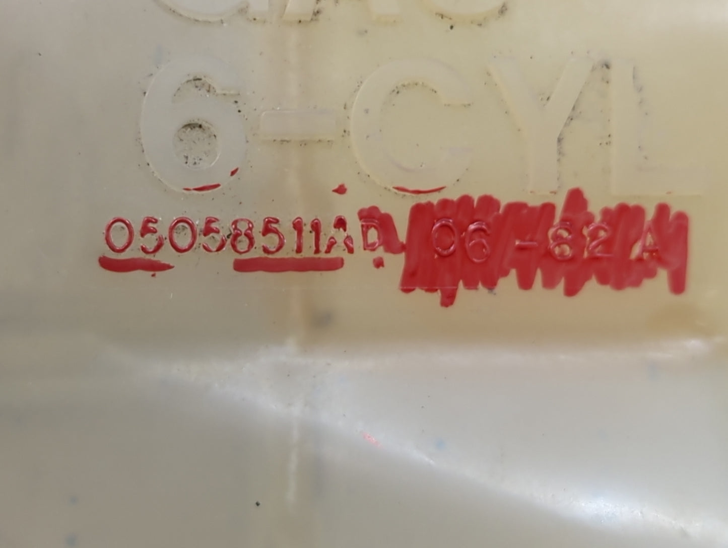 2007 Chrysler Sebring Radiator Coolant Overflow Expansion Tank Bottle 1460092 - Oemusedautoparts1.com