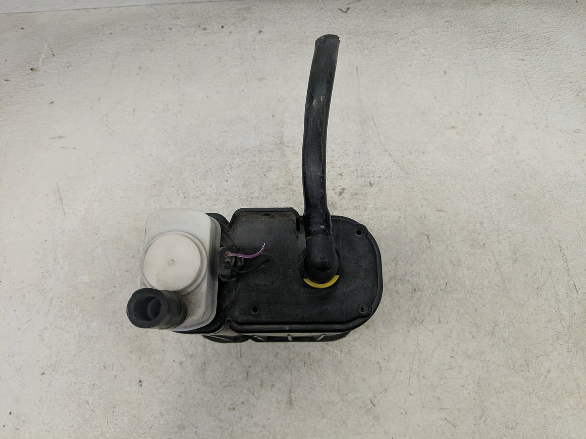 2009 Chrysler Sebring Fuel Vapor Charcoal Canister 1461913 - Oemusedautoparts1.com