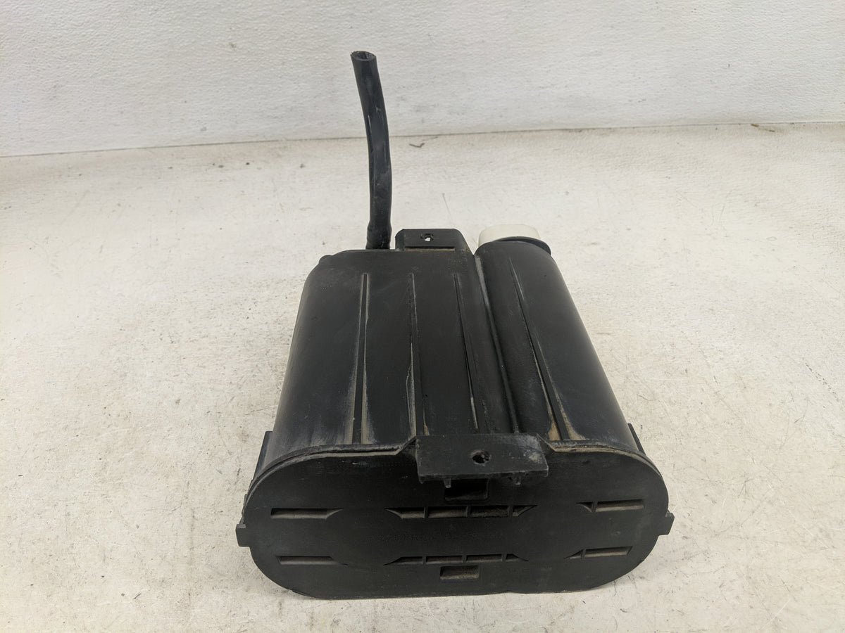2009 Chrysler Sebring Fuel Vapor Charcoal Canister 1461913 - Oemusedautoparts1.com