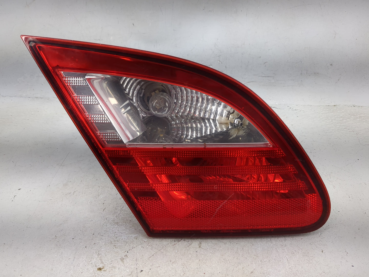 2009-2010 Chrysler Sebring Driver Left Side Deck Lid Mounted Tail Light 1484879 - Oemusedautoparts1.com
