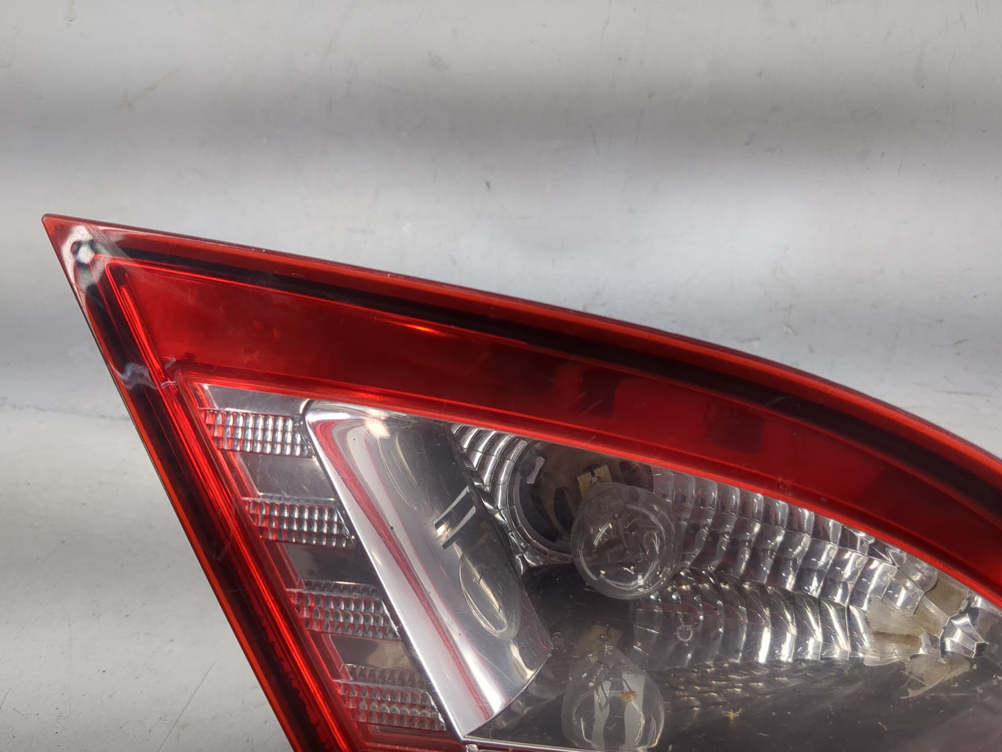 2009-2010 Chrysler Sebring Driver Left Side Deck Lid Mounted Tail Light 1484879 - Oemusedautoparts1.com