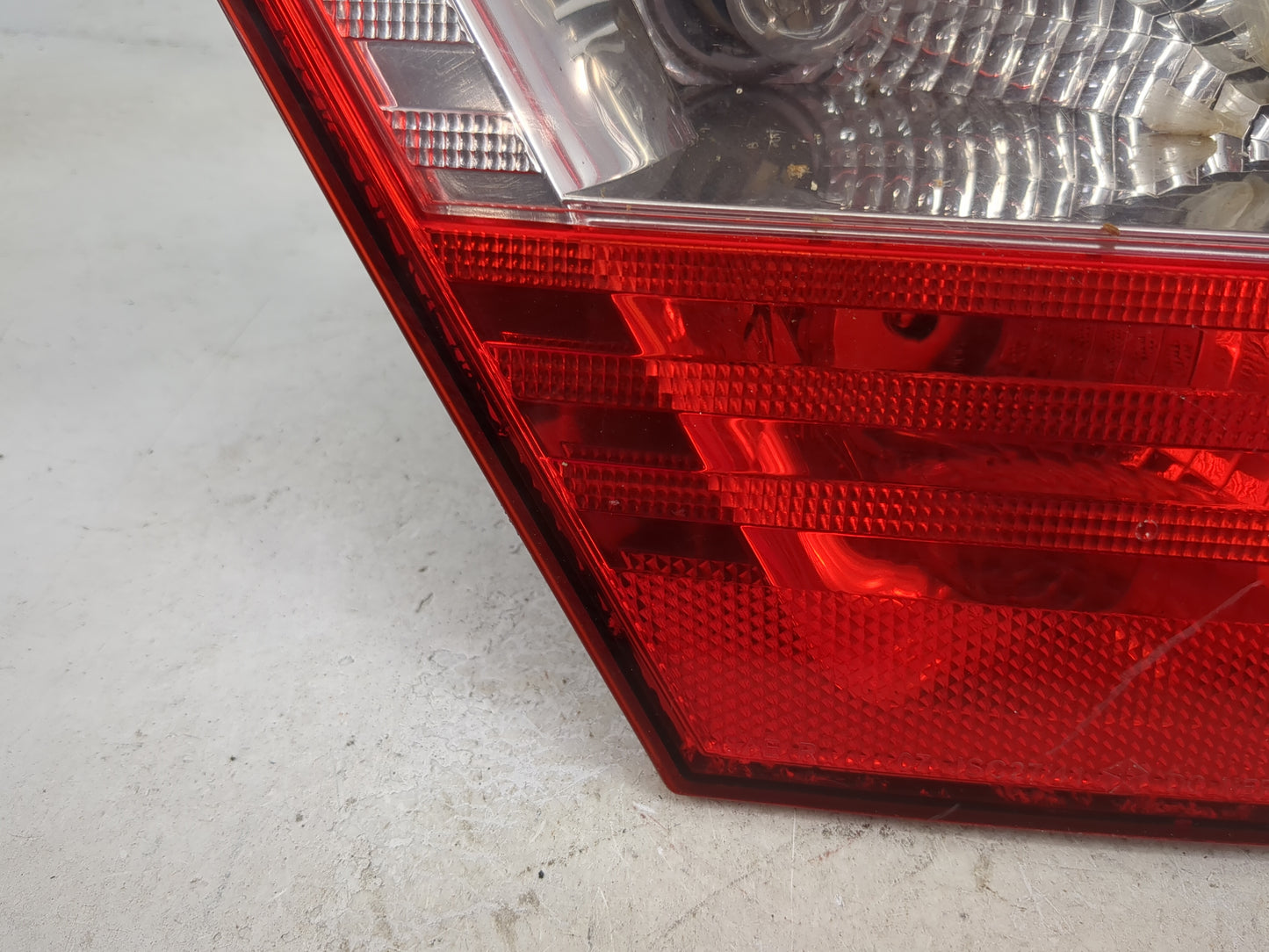 2009-2010 Chrysler Sebring Driver Left Side Deck Lid Mounted Tail Light 1484879 - Oemusedautoparts1.com
