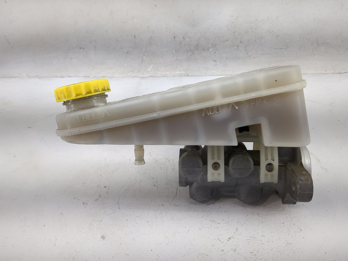 2007-2009 Chrysler Sebring Brake Master Cylinder 5031343 - Oemusedautoparts1.com