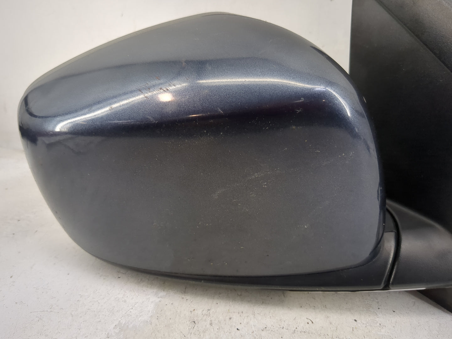 2009 Chrysler Town and Country Passenger Side View Mirror - Right Door Mirror OEM Used - Oemusedautoparts1.com