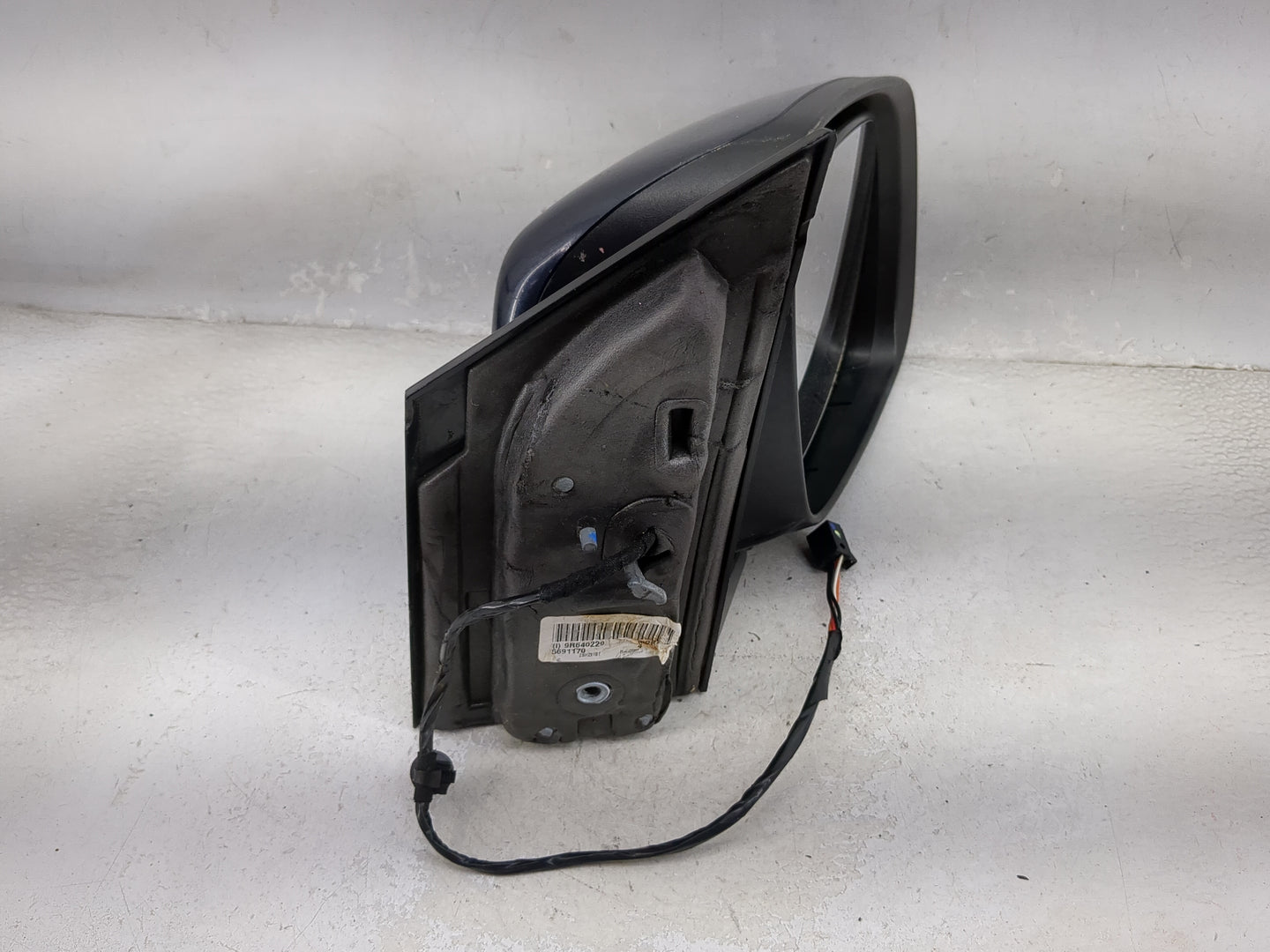 2009 Chrysler Town and Country Passenger Side View Mirror - Right Door Mirror OEM Used - Oemusedautoparts1.com