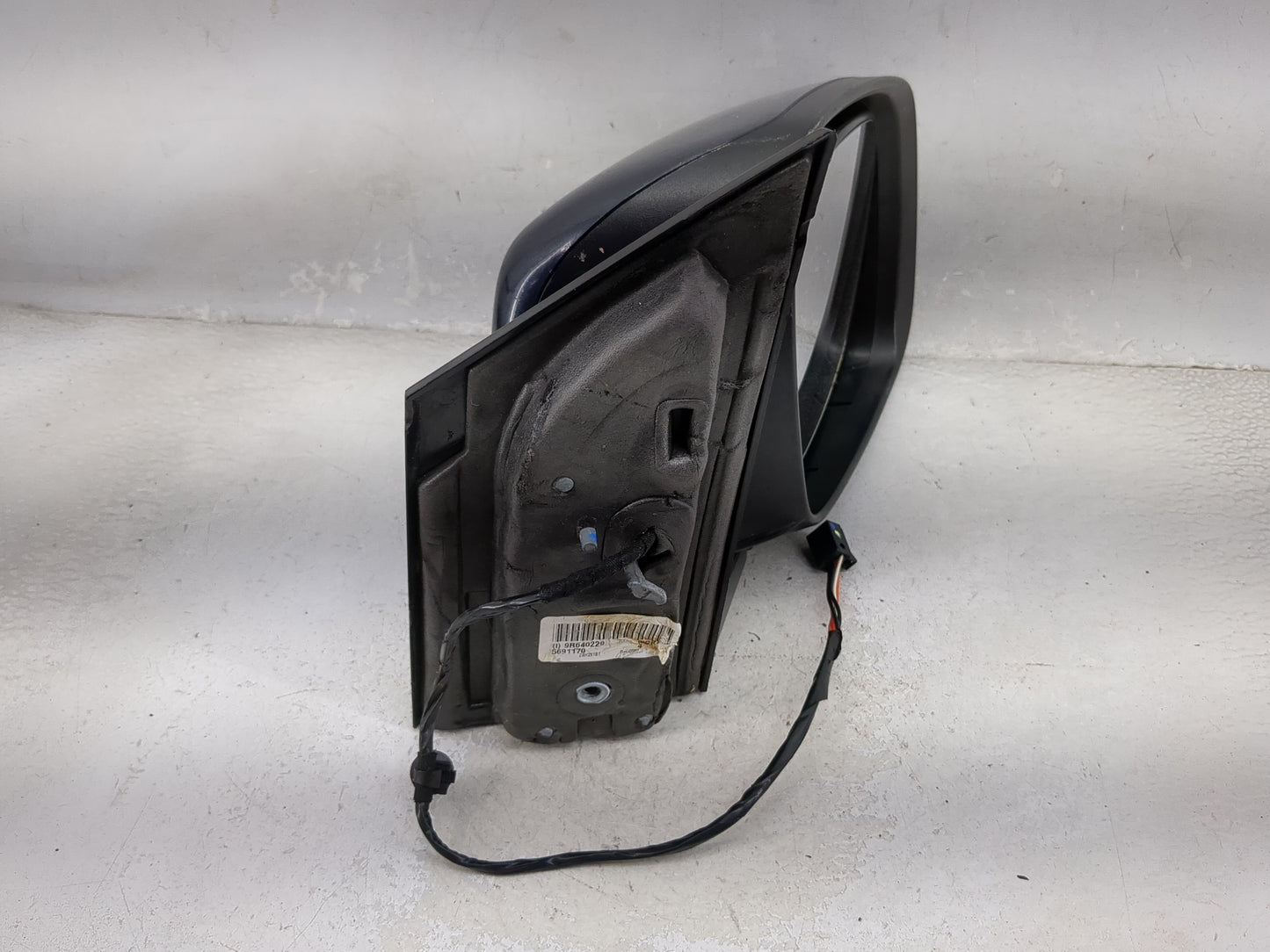 2009 Chrysler Town and Country Passenger Side View Mirror - Right Door Mirror OEM Used - Oemusedautoparts1.com