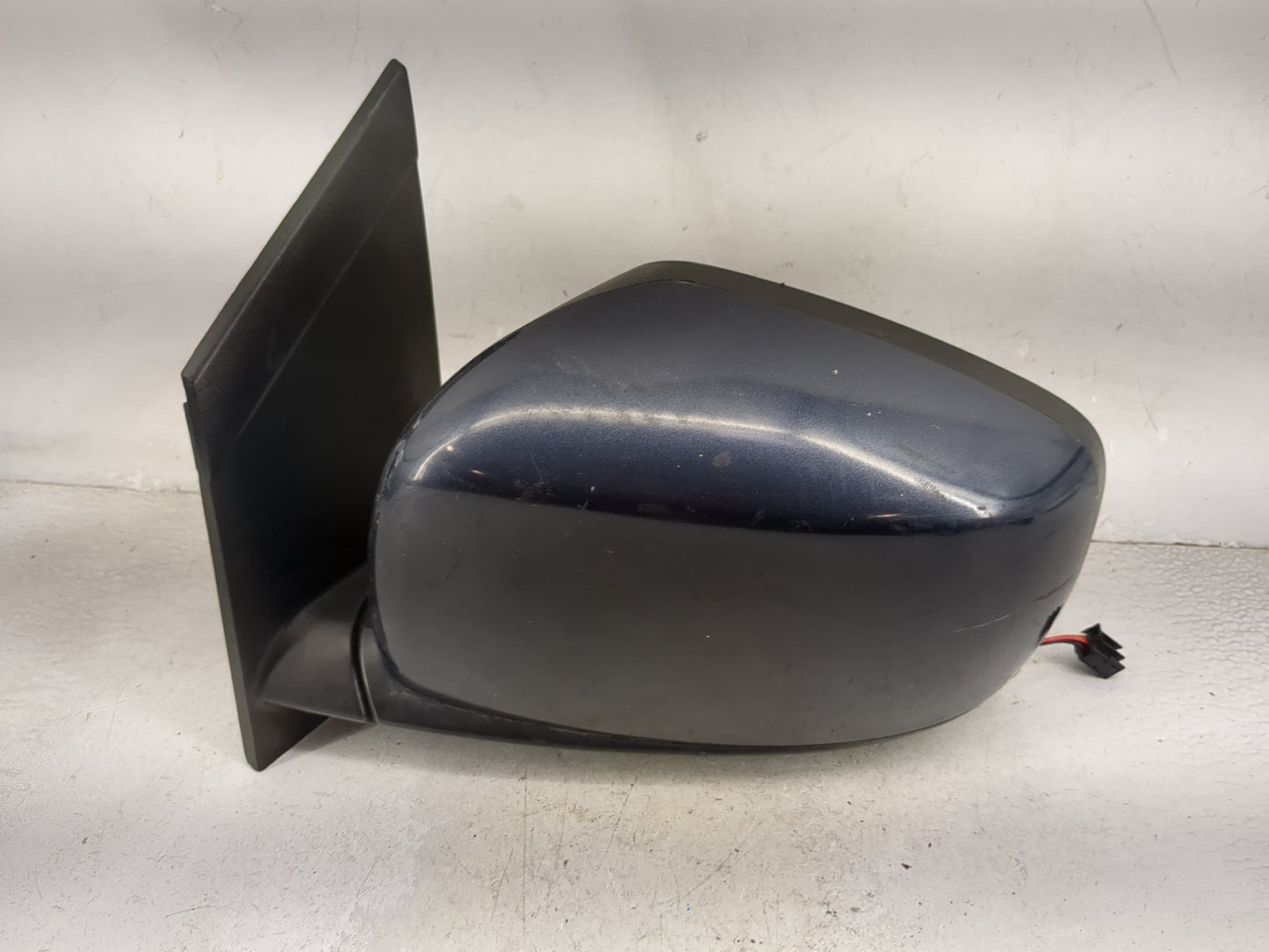 2009 Chrysler Town and Country Driver Side View Mirror - Left Door Mirror OEM Used - Oemusedautoparts1.com