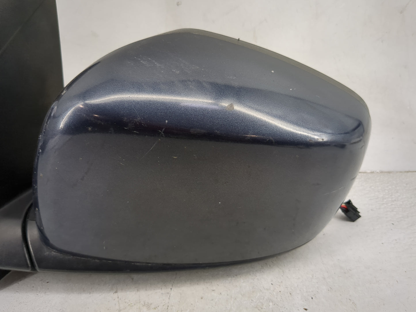 2009 Chrysler Town and Country Driver Side View Mirror - Left Door Mirror OEM Used - Oemusedautoparts1.com