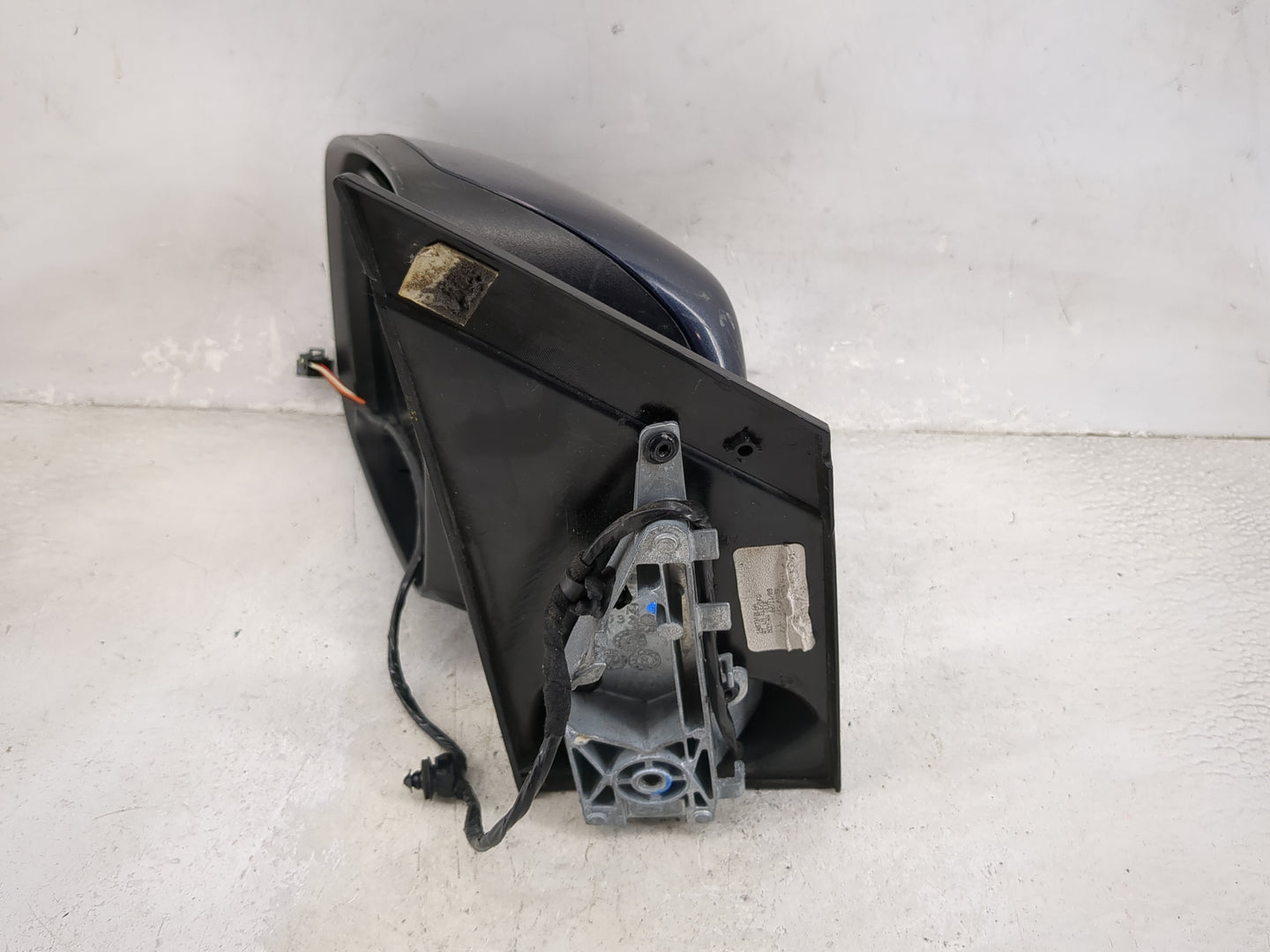 2009 Chrysler Town and Country Driver Side View Mirror - Left Door Mirror OEM Used - Oemusedautoparts1.com