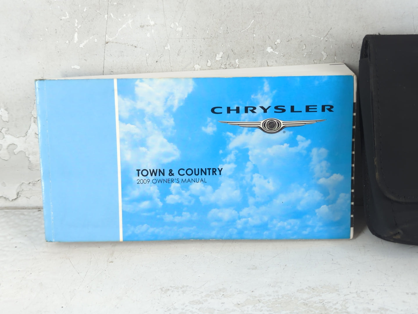 2009 Chrysler Town & Country Owners Manual Book Guide P/N:81-026-0917 OEM Used Auto Parts - Oemusedautoparts1.com