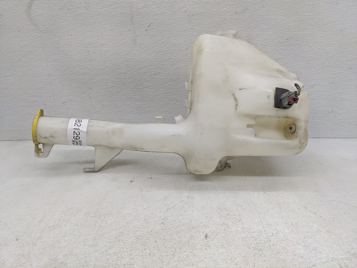 2008 Town & Country Windshield Washer Fluid Reservoir Bottle Oem - Oemusedautoparts1.com