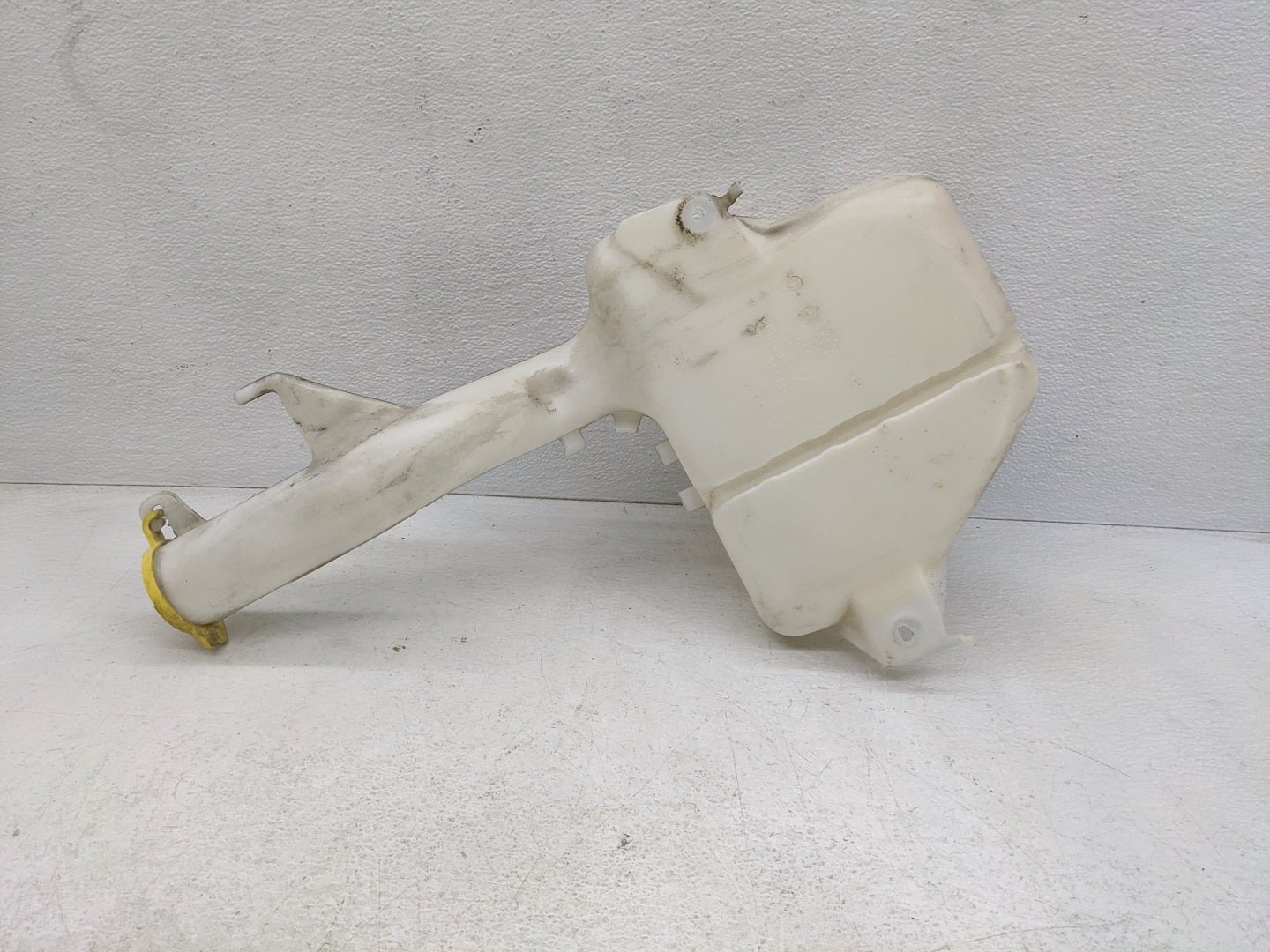2008 Town & Country Windshield Washer Fluid Reservoir Bottle Oem - Oemusedautoparts1.com