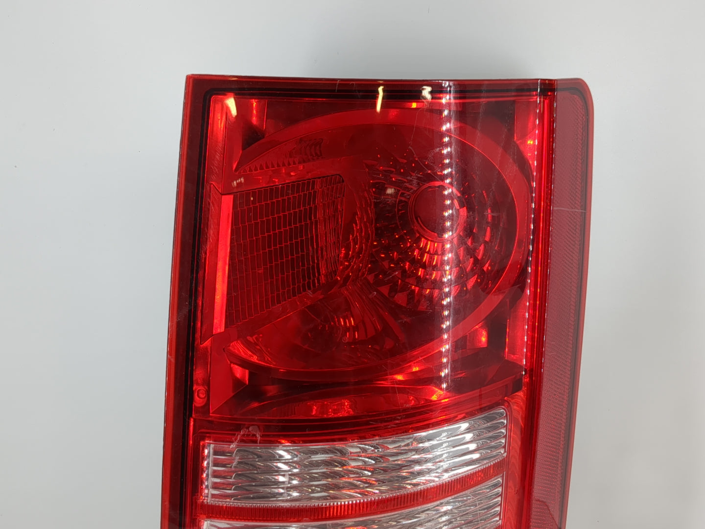 2008-2010 Chrysler Town & Country Tail Light Assembly Passenger Right OEM P/N:05113200AB Fits Fits 2008 2009 2010 OEM Used A
