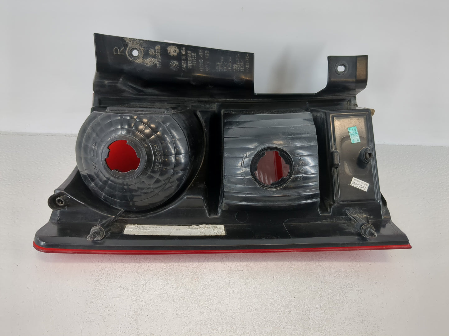 2008-2010 Chrysler Town & Country Tail Light Assembly Passenger Right OEM P/N:05113200AB Fits Fits 2008 2009 2010 OEM Used A