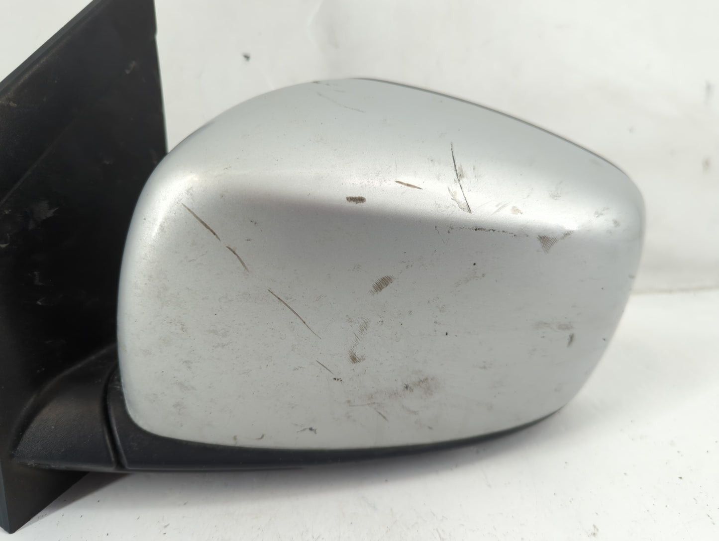 2008-2010 Chrysler Town & Country Driver Side View Mirror - Left Door Mirror OEM Used - Oemusedautoparts1.com