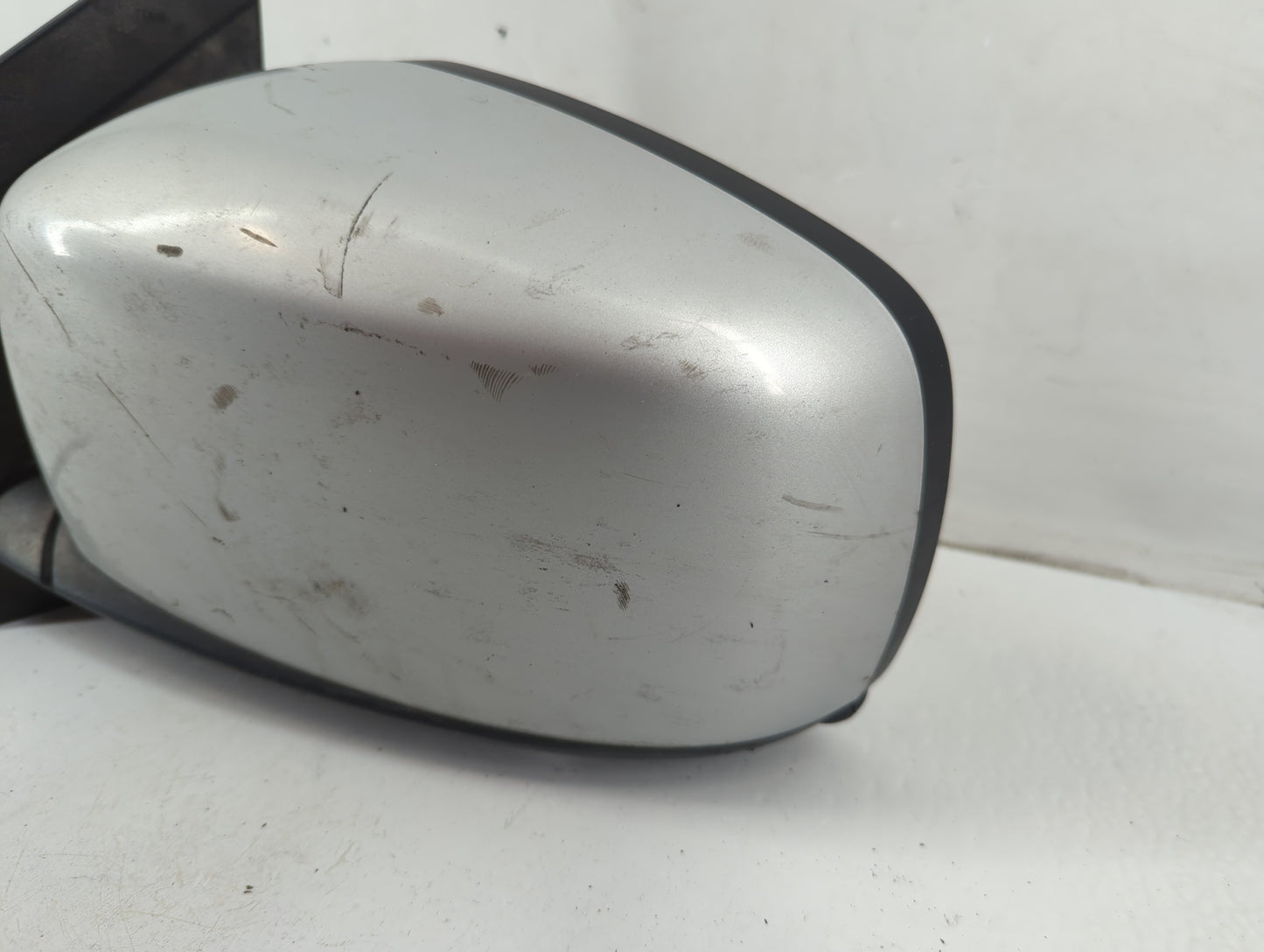 2008-2010 Chrysler Town & Country Driver Side View Mirror - Left Door Mirror OEM Used - Oemusedautoparts1.com