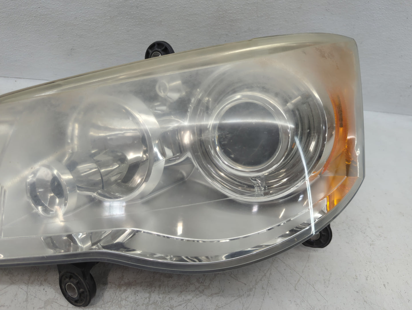 2009 Chrysler Town & Country Driver Left Oem Head Light Headlight Lamp - Oemusedautoparts1.com