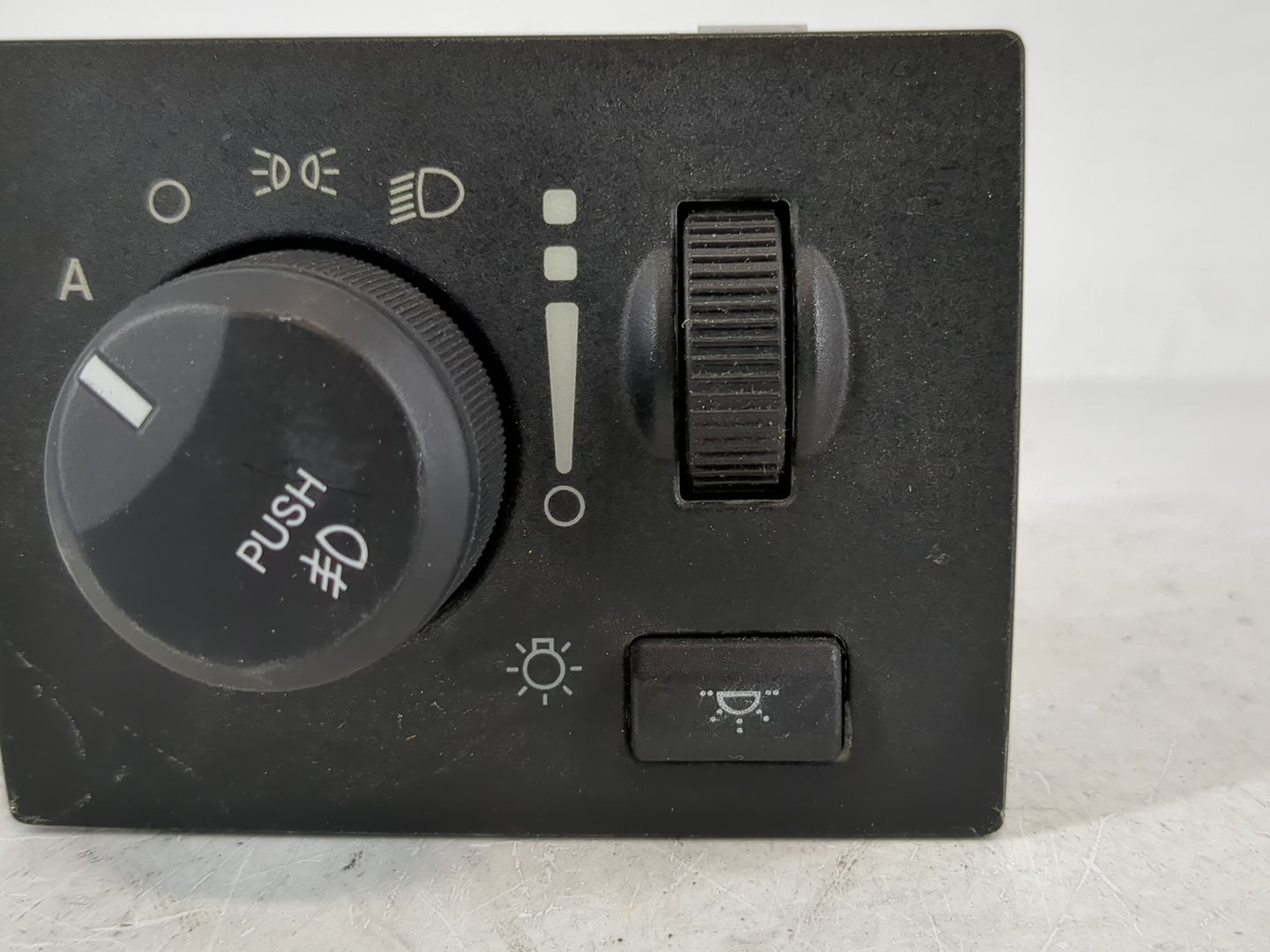2009 Chrysler Town & Country Headlight Head Light Switch Lamp Control - Oemusedautoparts1.com