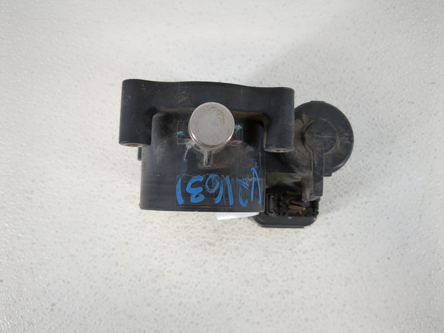 2008-2010 Chrysler Town & Country Throttle Body P/N:04593858AB Fits Fits 2006 2007 2008 2009 2010 2011 OEM Used Auto Parts -