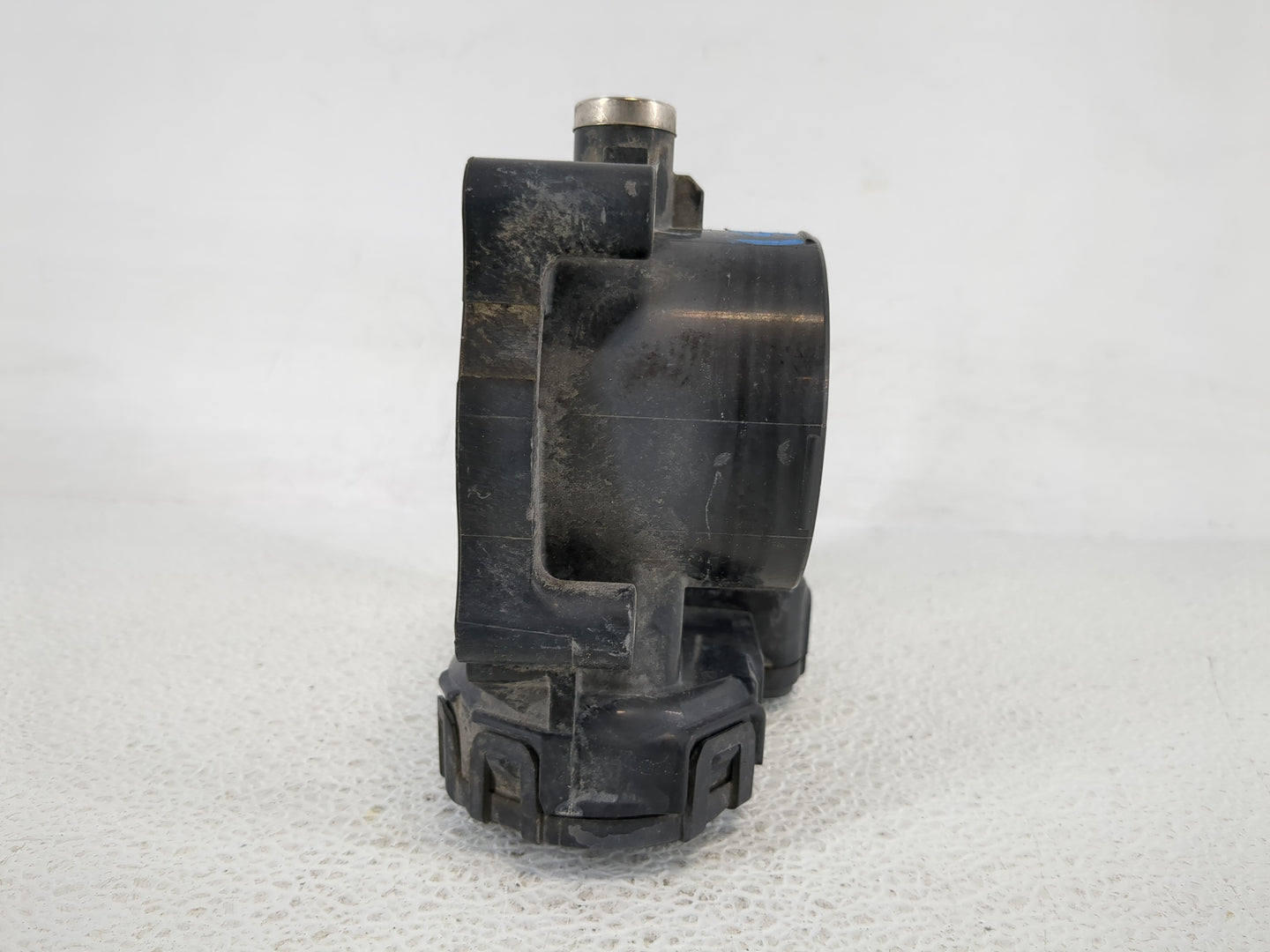 2008-2010 Chrysler Town & Country Throttle Body P/N:04593858AB Fits Fits 2006 2007 2008 2009 2010 2011 OEM Used Auto Parts -