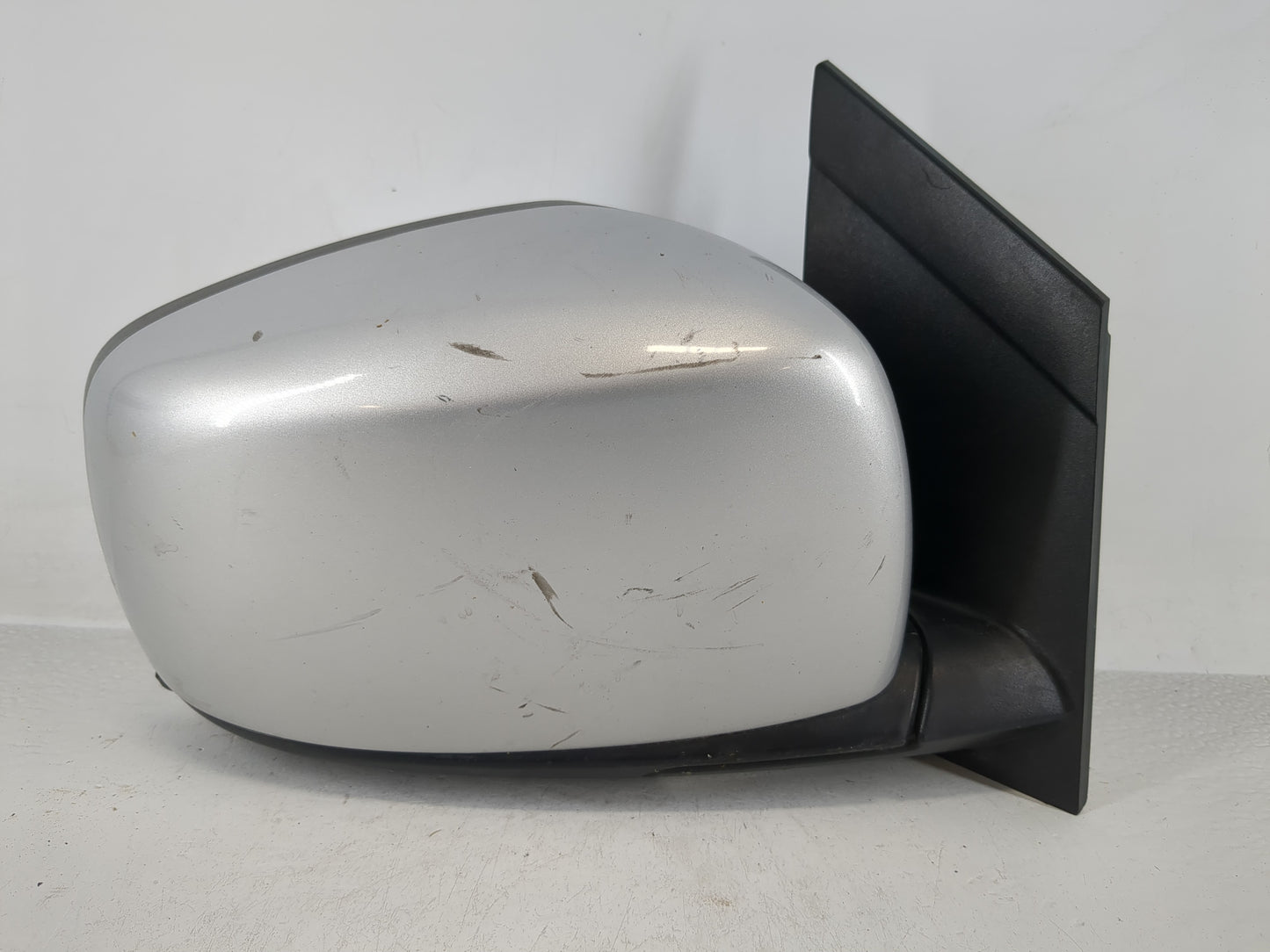 2008-2010 Chrysler Town & Country Passenger Side View Mirror - Right Door Mirror OEM Used - Oemusedautoparts1.com