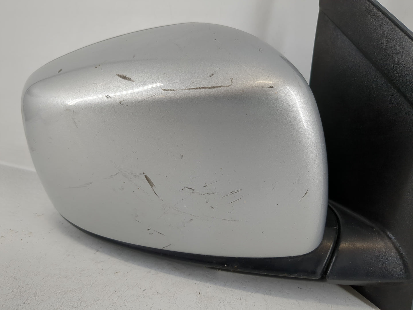 2008-2010 Chrysler Town & Country Passenger Side View Mirror - Right Door Mirror OEM Used - Oemusedautoparts1.com