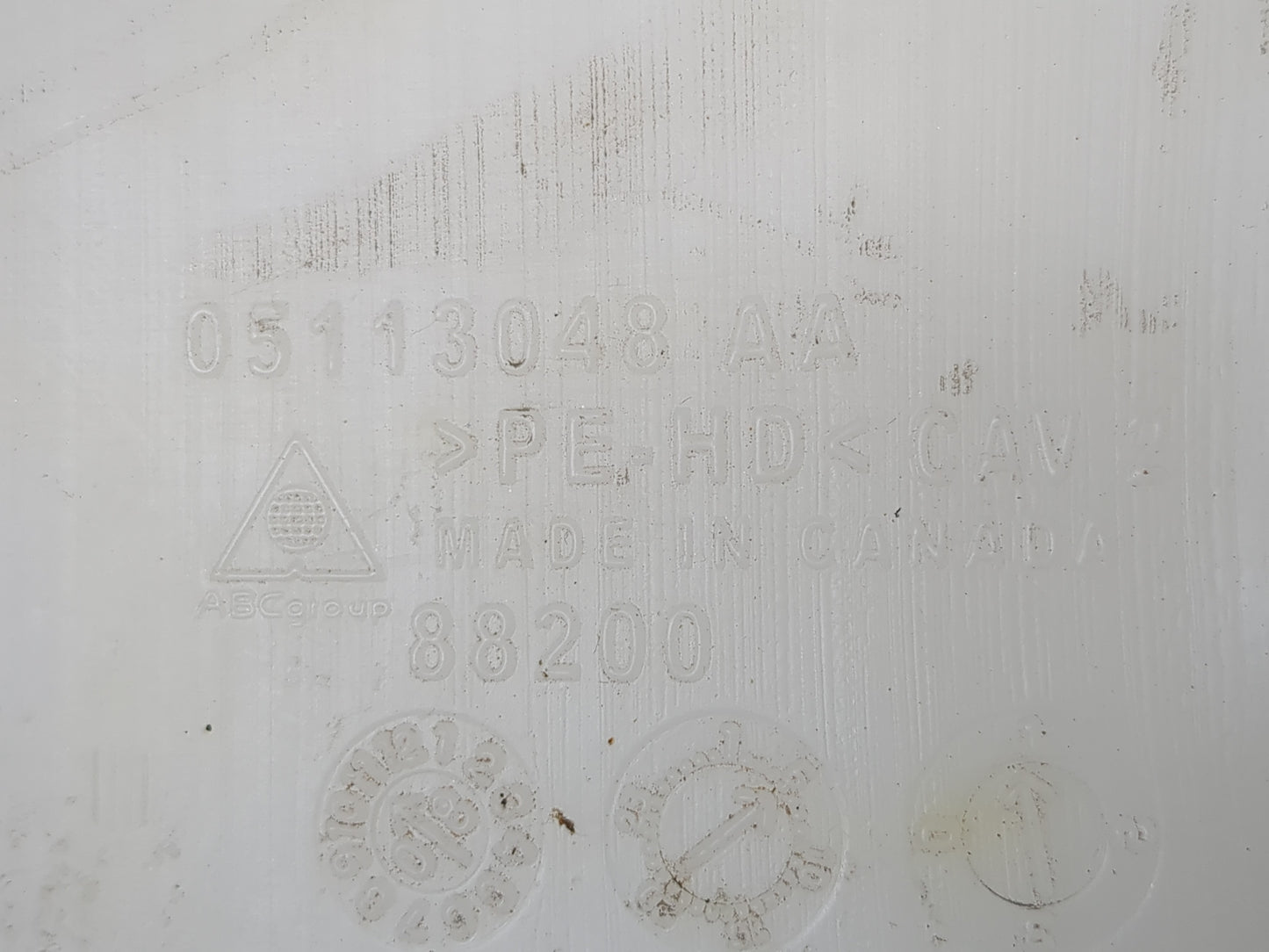 2008 Town & Country Windshield Washer Fluid Reservoir Bottle Oem - Oemusedautoparts1.com