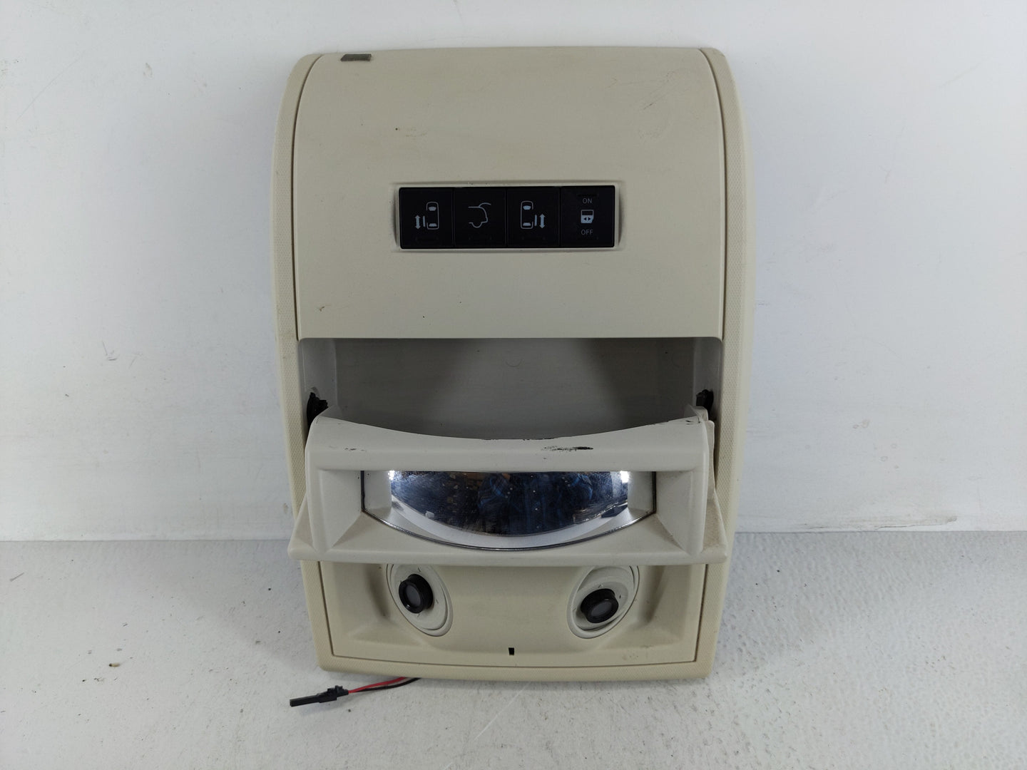 2009 Chrysler Town & Country Overhead Roof Console - Oemusedautoparts1.com