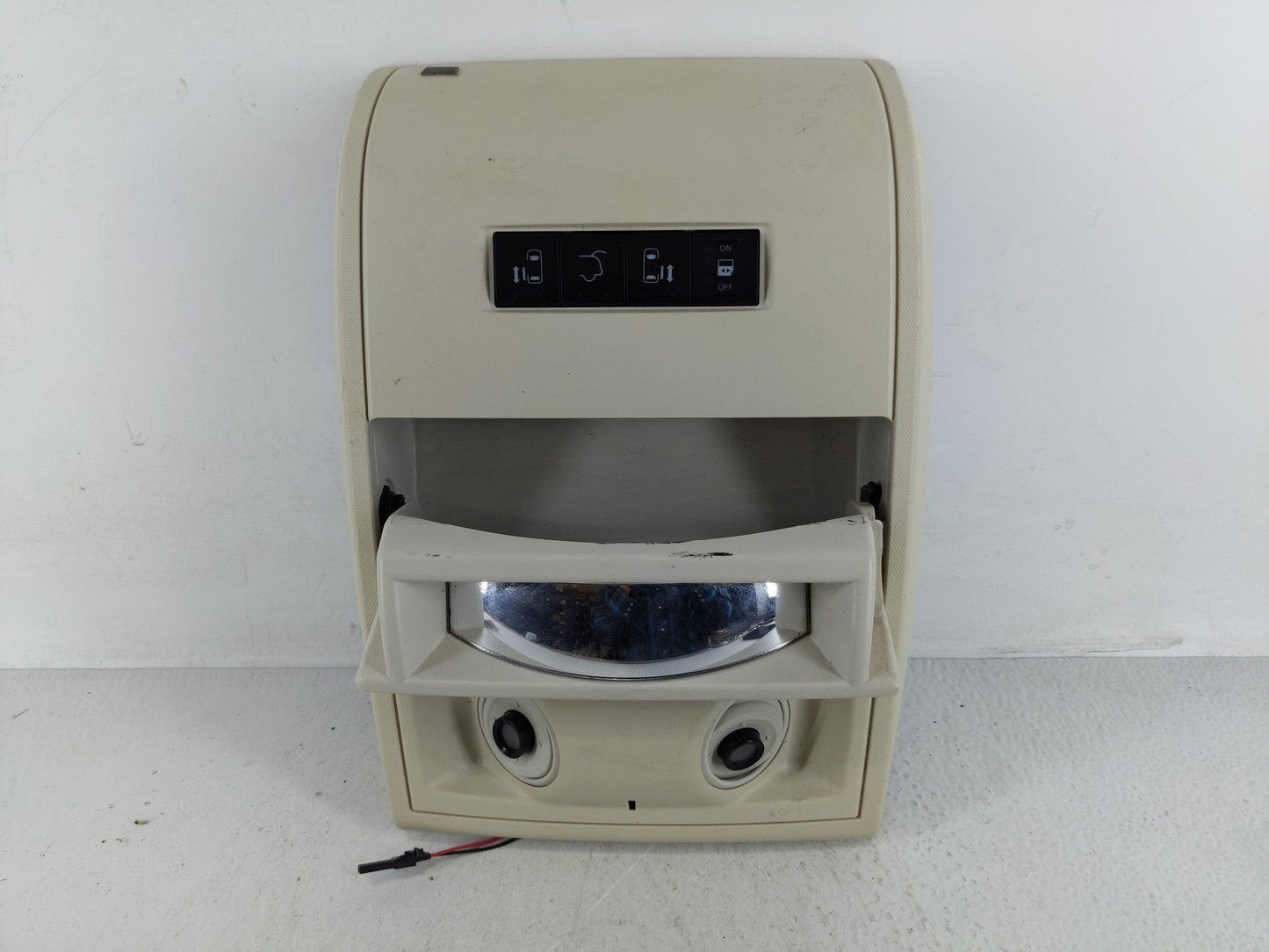 2009 Chrysler Town & Country Overhead Roof Console - Oemusedautoparts1.com