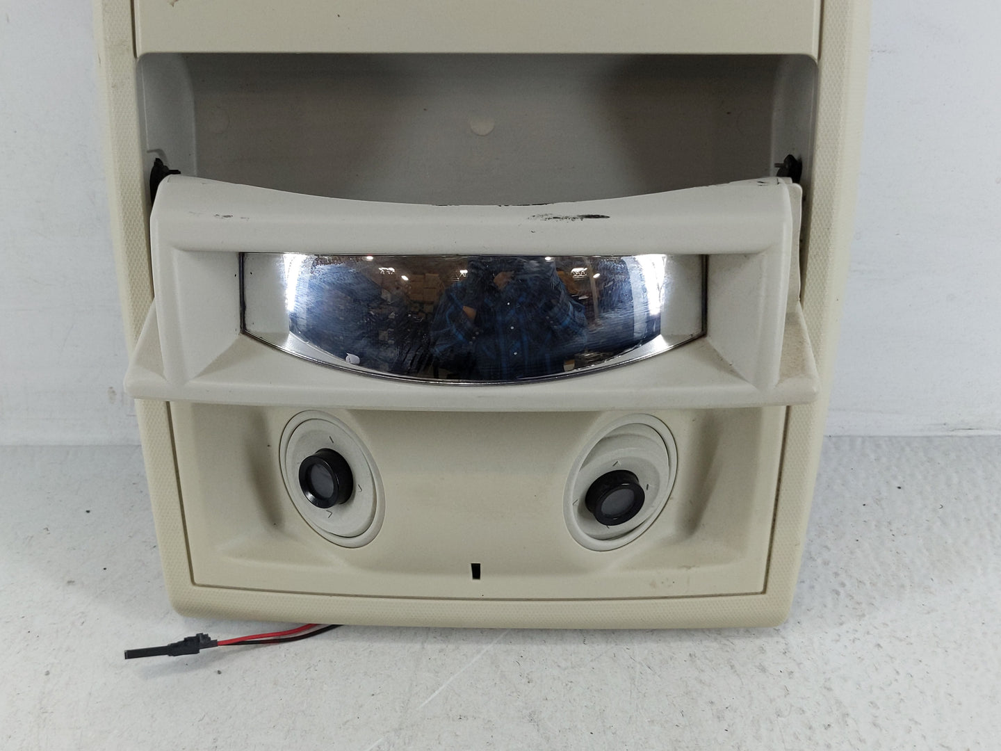 2009 Chrysler Town & Country Overhead Roof Console - Oemusedautoparts1.com