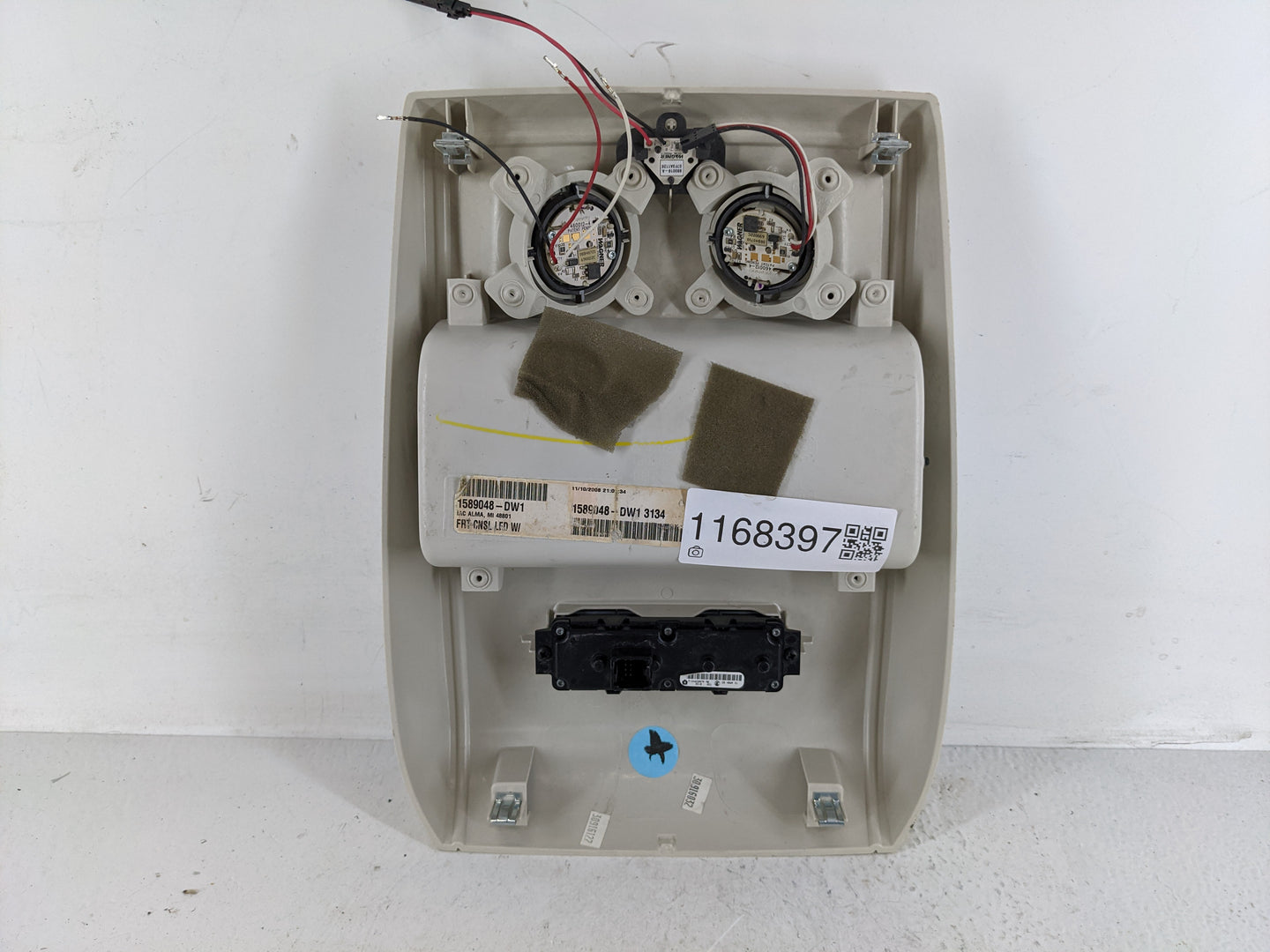 2009 Chrysler Town & Country Overhead Roof Console - Oemusedautoparts1.com