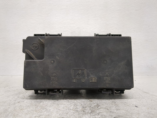2009 Chrysler Town & Country Fusebox Fuse Box Panel Relay Module P/N:R3378C0256 RTE23A02E7 Fits OEM Used Auto Parts - Oemuse