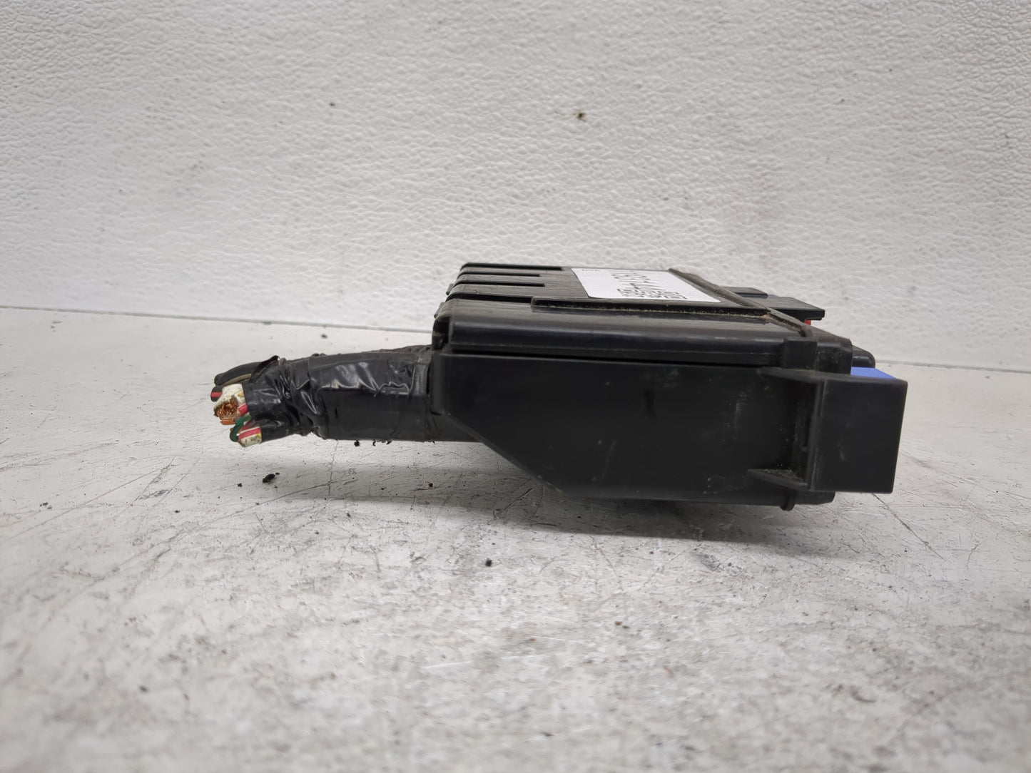 2009-2009 Chrysler Town & Country Fusebox Fuse Box Relay Module Tipm - Oemusedautoparts1.com
