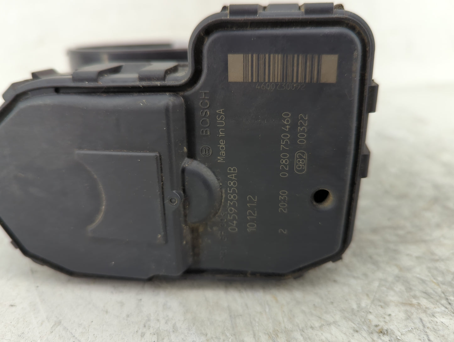 2008-2010 Chrysler Town & Country Throttle Body P/N:04593858AB Fits Fits 2008 2009 2010 2011 OEM Used Auto Parts - Oemusedau