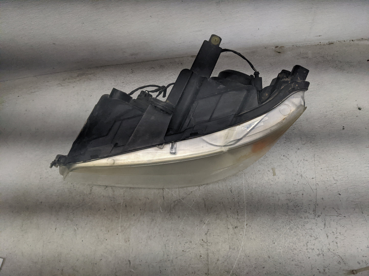 2009 Chrysler Town & Country Driver Left Oem Head Light Headlight Lamp - Oemusedautoparts1.com