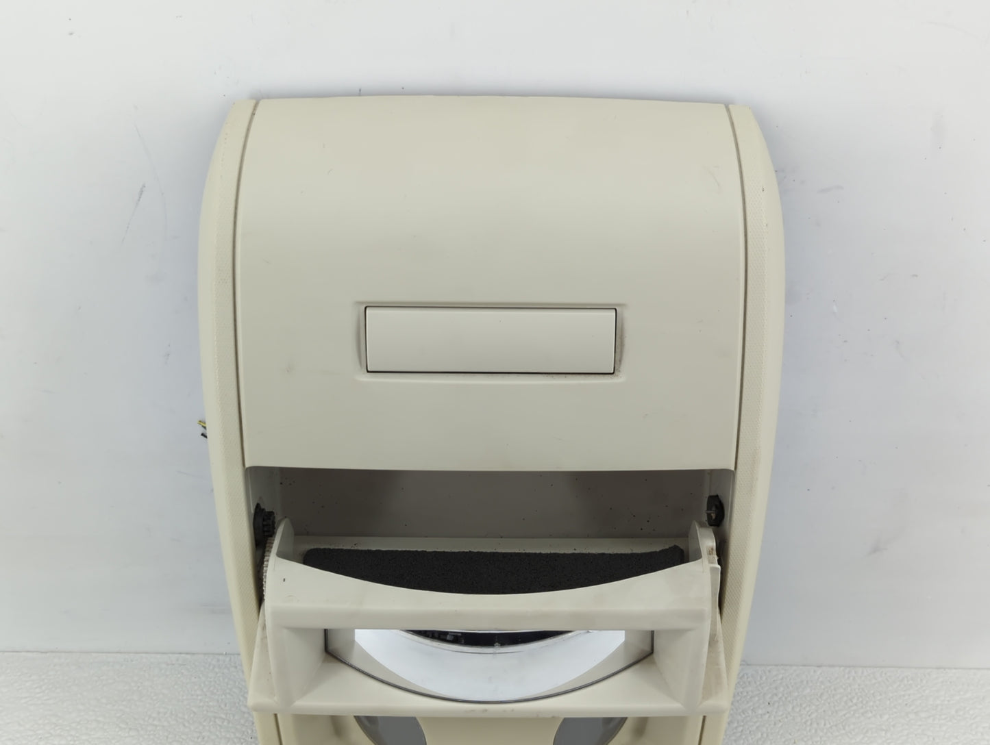 2009 Chrysler Town & Country Overhead Roof Console Light Beige - Oemusedautoparts1.com