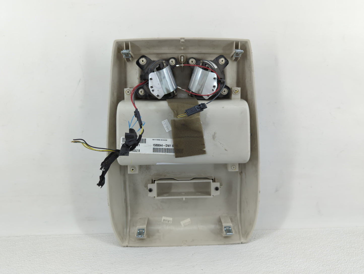 2009 Chrysler Town & Country Overhead Roof Console Light Beige - Oemusedautoparts1.com