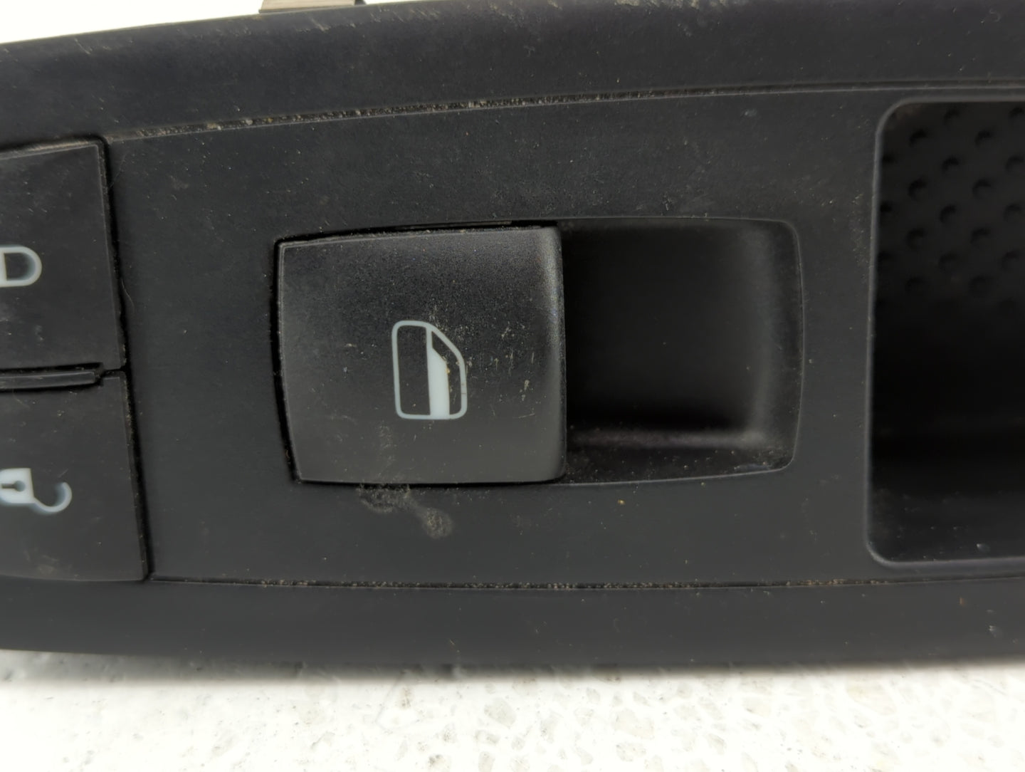 2009 Chrysler Town & Country Passenger Right Power Window Switch - Oemusedautoparts1.com