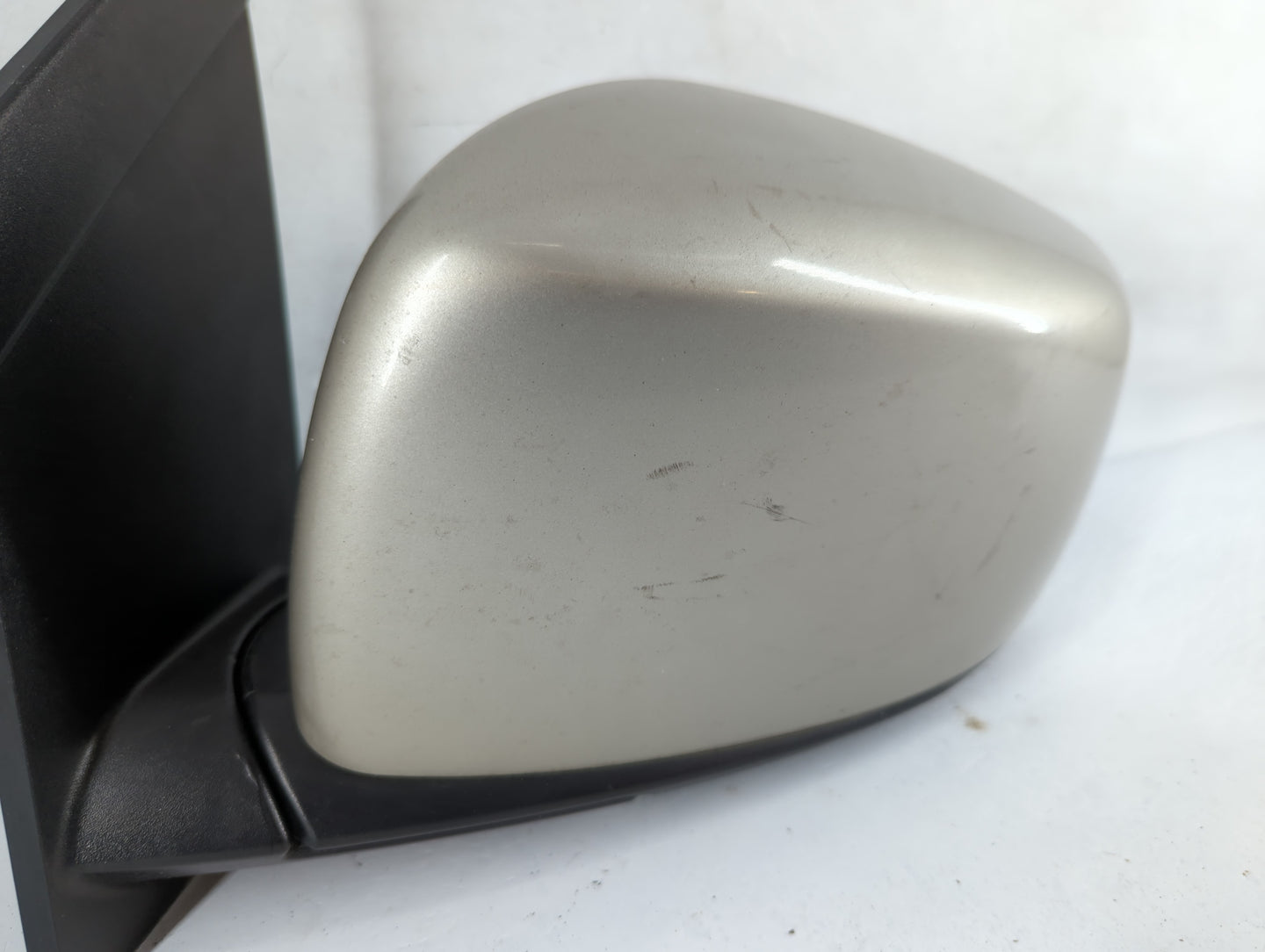 2008-2010 Chrysler Town & Country Driver Side View Mirror - Left Door Mirror OEM Used - Oemusedautoparts1.com