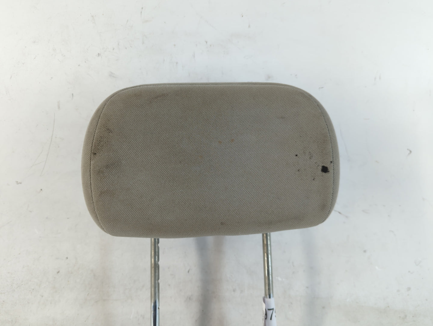 2009 Chrysler Town & Country Headrest Head Rest Rear Seat Fits OEM Used Auto Parts - Oemusedautoparts1.com
