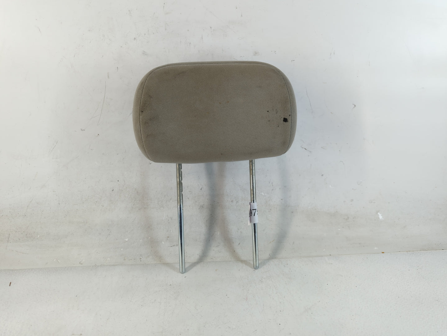 2009 Chrysler Town & Country Headrest Head Rest Rear Seat Fits OEM Used Auto Parts - Oemusedautoparts1.com