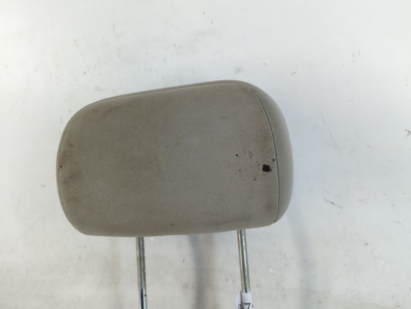 2009 Chrysler Town & Country Headrest Head Rest Rear Seat Fits OEM Used Auto Parts - Oemusedautoparts1.com