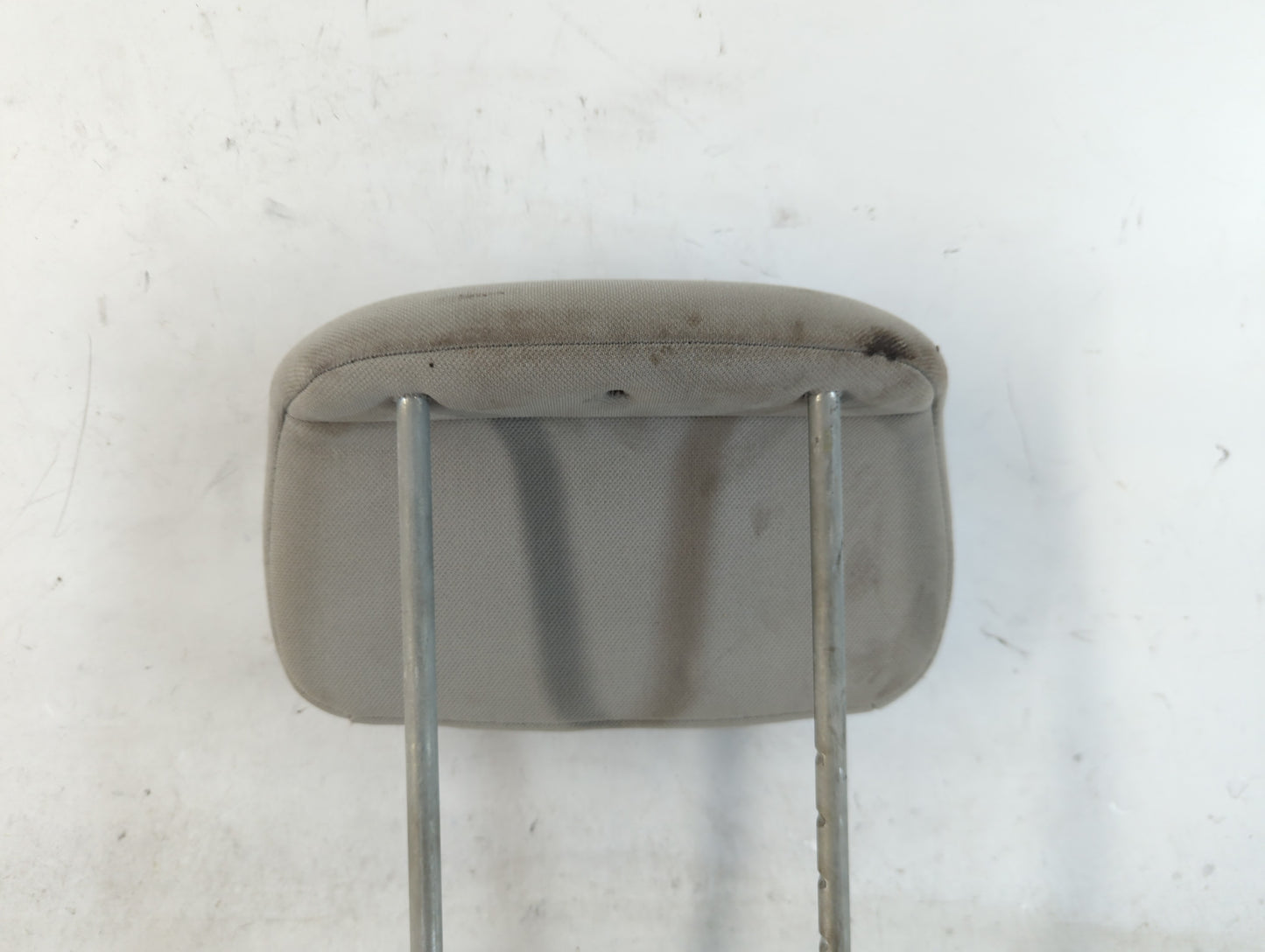 2009 Chrysler Town & Country Headrest Head Rest Rear Seat Fits OEM Used Auto Parts - Oemusedautoparts1.com