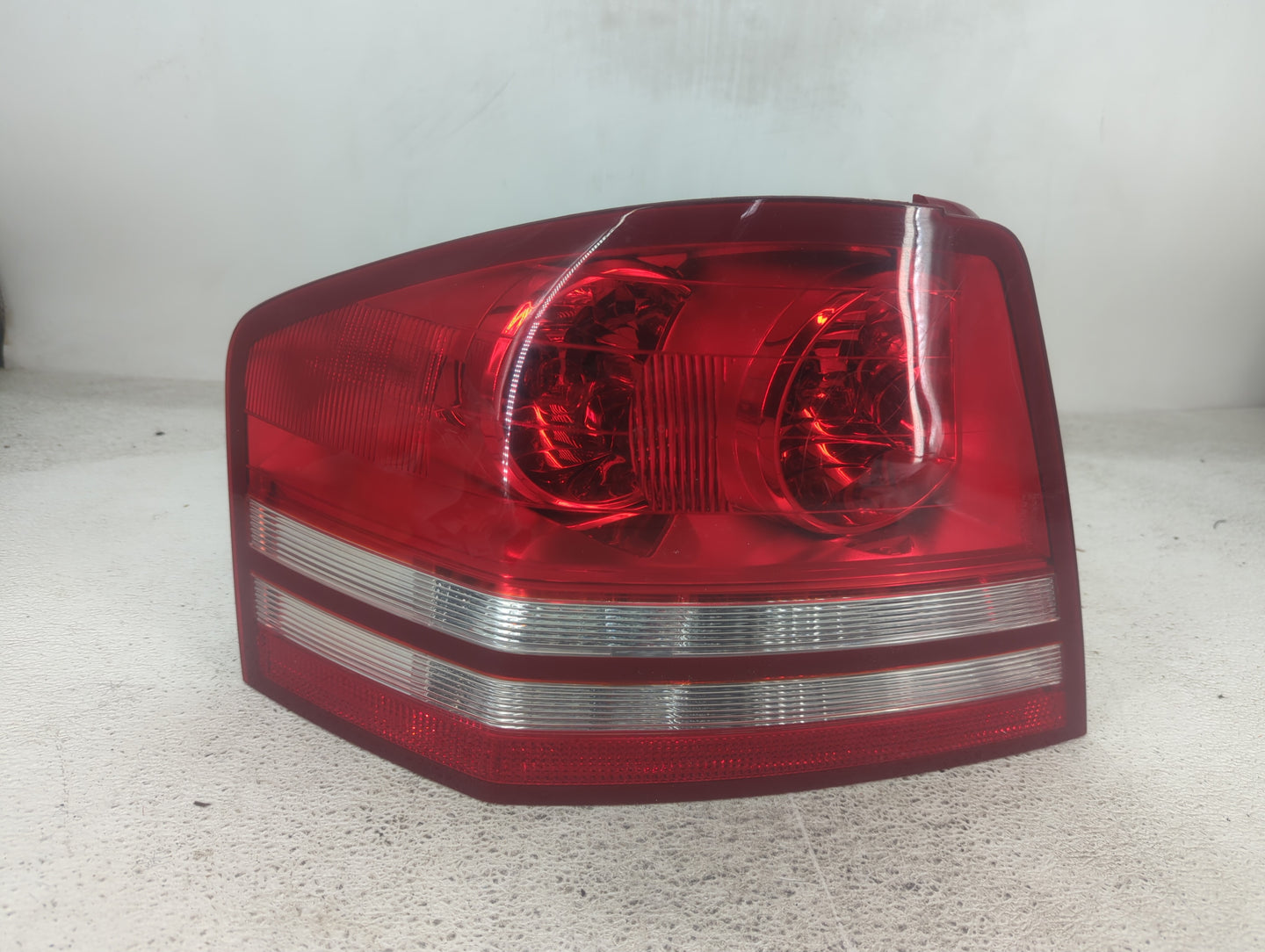 2008-2010 Dodge Avenger Tail Light Assembly Driver Left OEM P/N:05116221AD 05303991AD Fits Fits 2008 2009 2010 OEM Used Auto