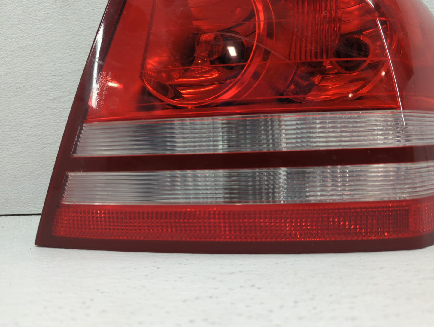 2008-2010 Dodge Avenger Tail Light Assembly Passenger Right OEM P/N:05303990AE 05303990AG Fits Fits 2008 2009 2010 OEM Used 